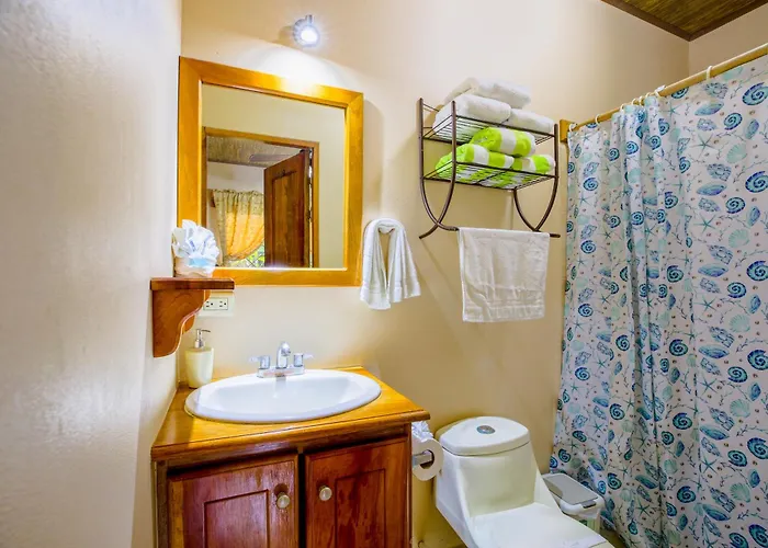 Casa Mango- Family Friendly 2 Bedroom, 2 Bath *