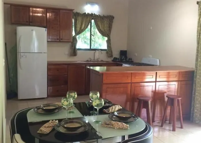 Casa Mango- Family Friendly 2 Bedroom, 2 Bath Сasa de vacaciones *