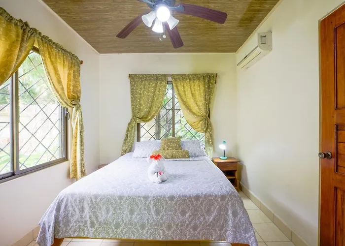 Casa Mango- Family Friendly 2 Bedroom, 2 Bath Сasa de vacaciones Nosara