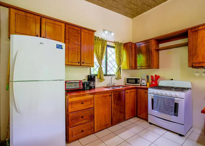 Casa Mango- Family Friendly 2 Bedroom, 2 Bath Сasa de vacaciones