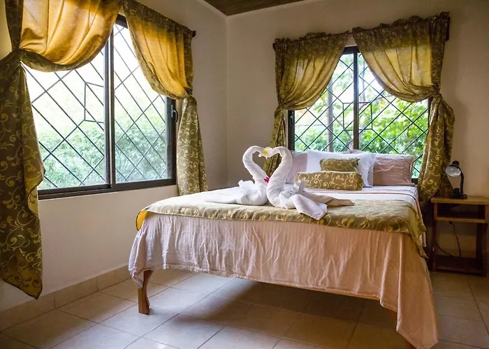 Сasa de vacaciones Casa Mango- Family Friendly 2 Bedroom, 2 Bath *